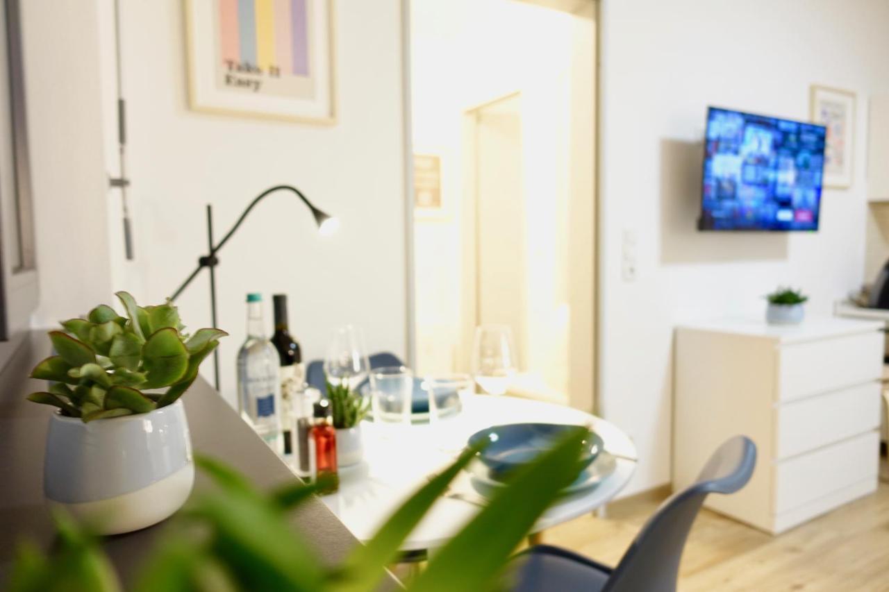 Modernes Apartment, Stadtnah, Stellplatz, Naehe Mosel コブレンツ エクステリア 写真